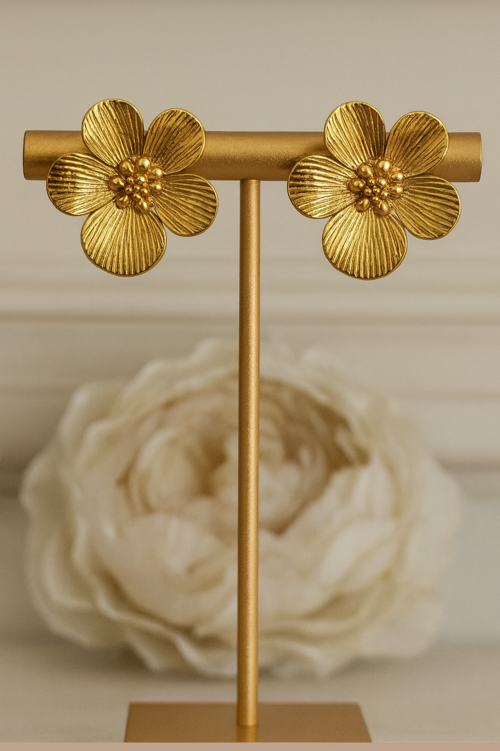 Flower statement earring