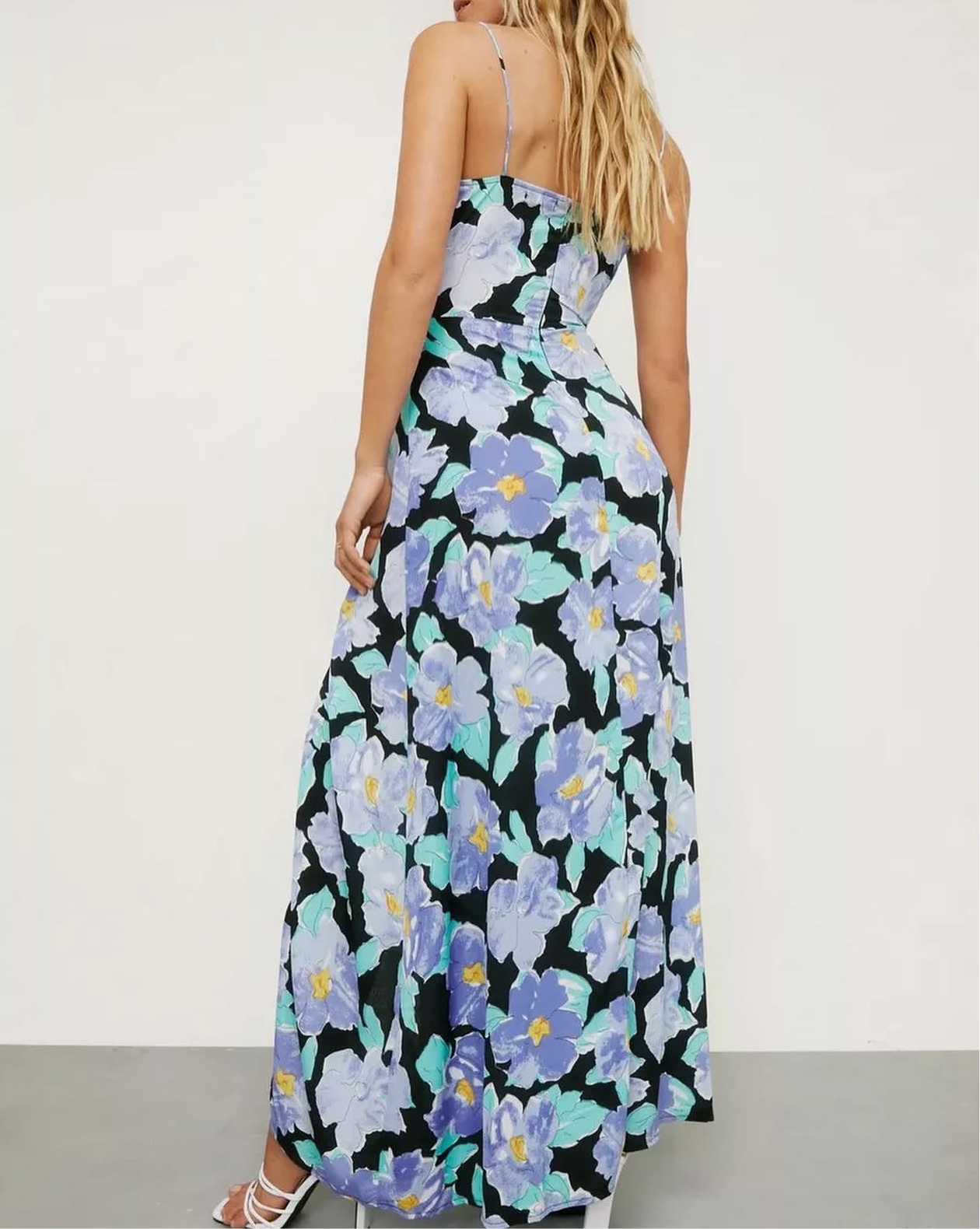 Long floral dress 🤍