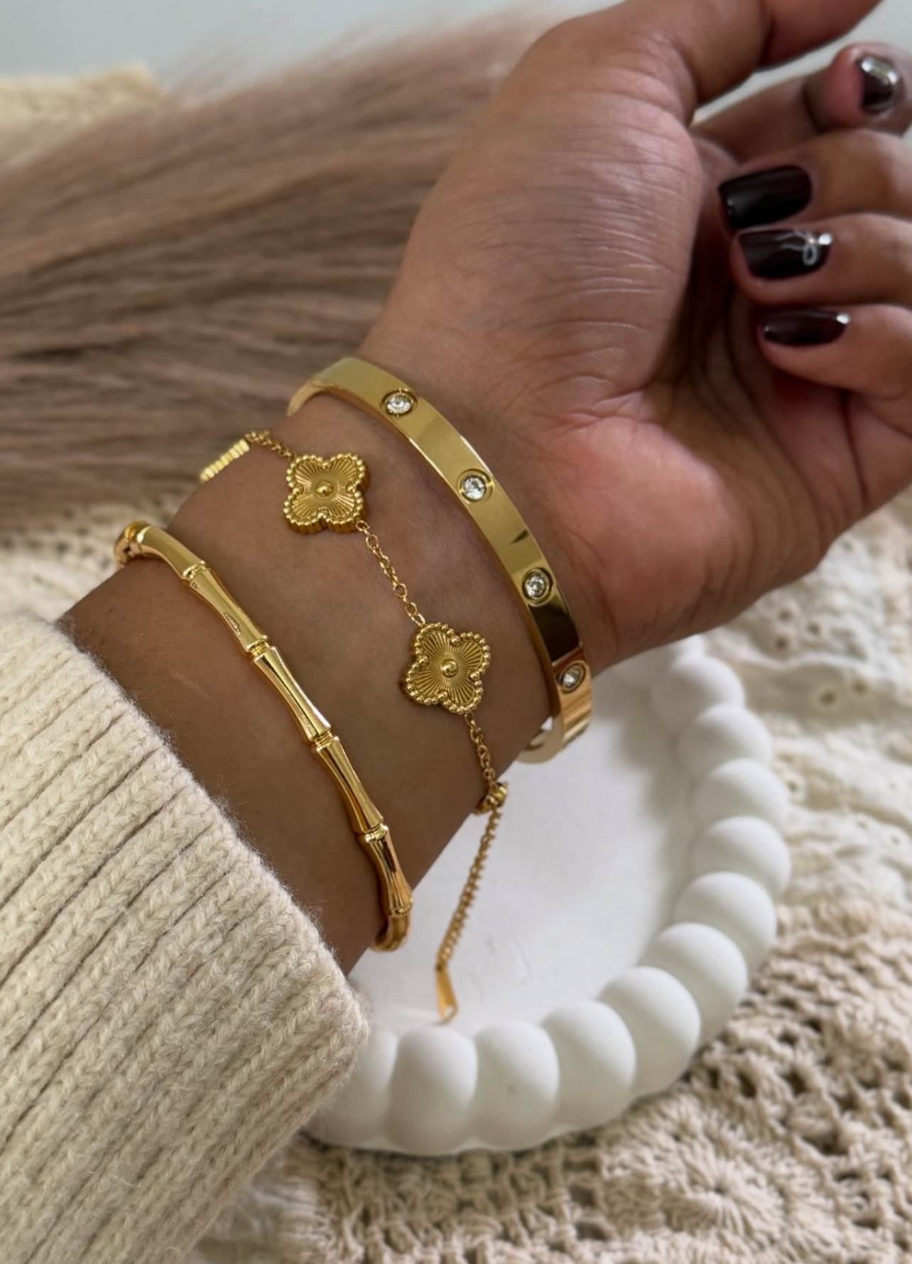 Golden clover bracelet