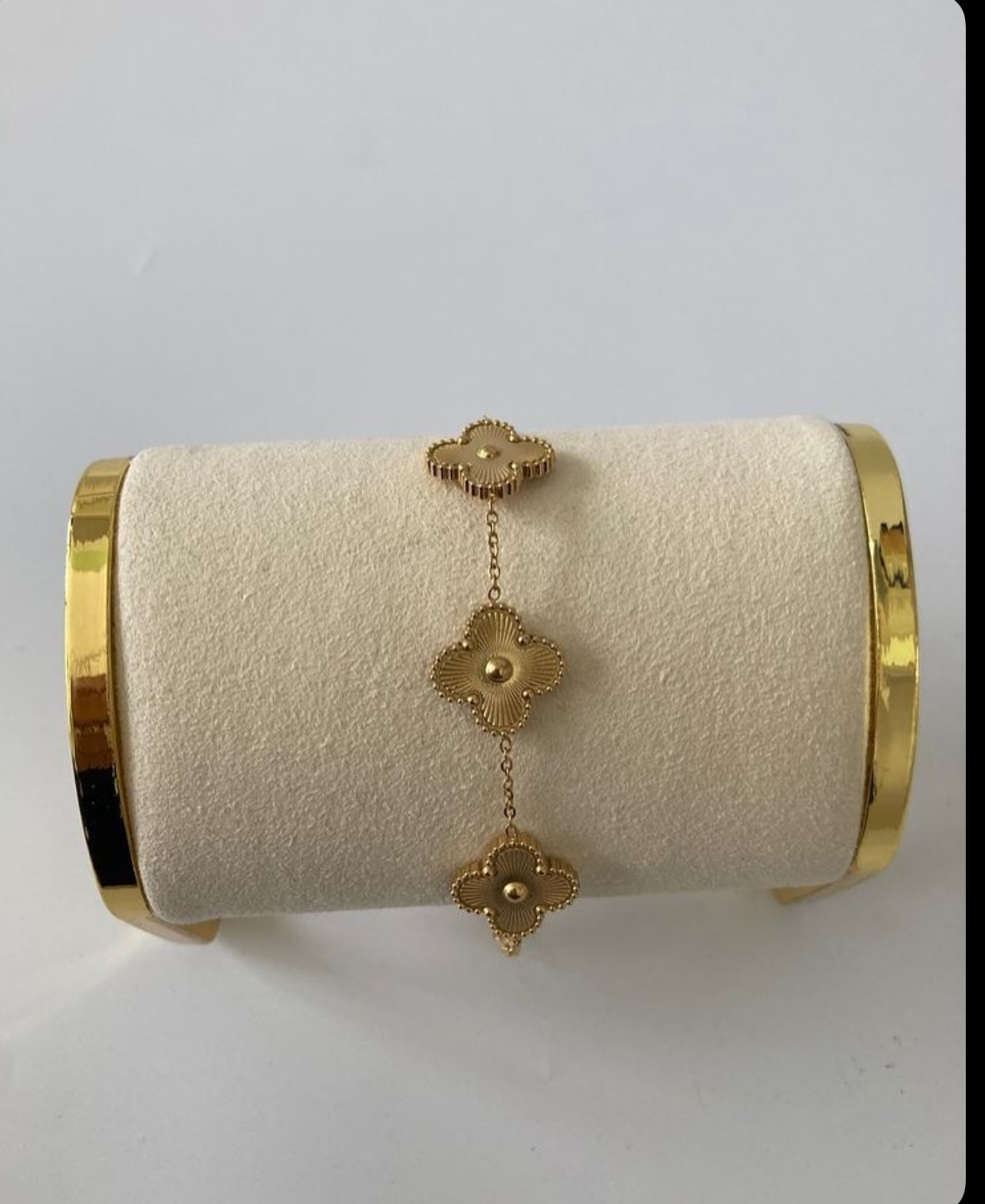 Golden clover bracelet
