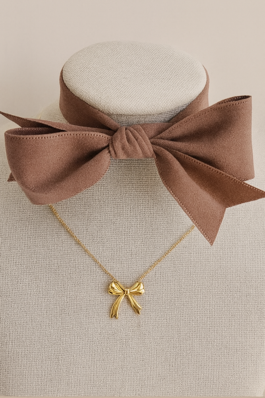 Med bow pendent